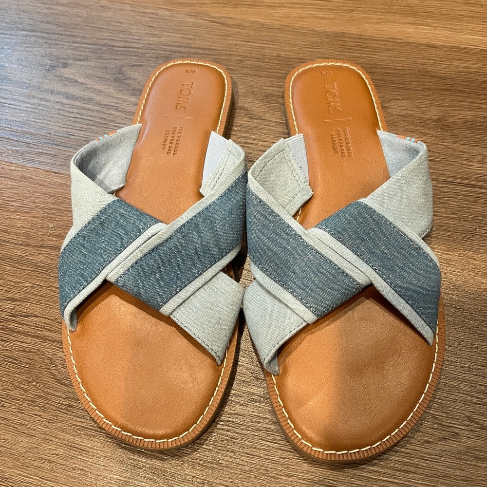 Size 9 Toms Denim Strap sandals